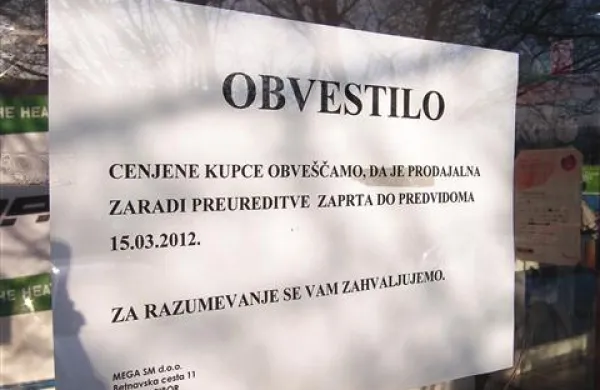 Trgovina Trgoavta v Kopru je uradno zaprta zaradi prenove. Pod obvestilo se je podpisala družba Mega SM, ki je očitno prevzela poslovalnice Trgoavta.