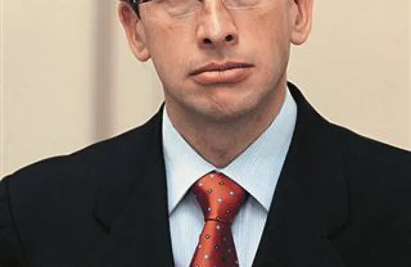 Minister za izobraževanje, znanost, kulturo in šport Žiga Turk je v današnjem intervjuju za tednik Reporter napovedal, da bo nazaj k ministrstvu poleg Javne agencije za knjigo priključil tudi Slovenski filmski center
