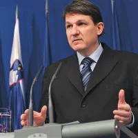 Minister Šušteršič je prepričan, da bodo parlamentarne stranke hitro uskladile predlog zlatega fiskalnega pravila