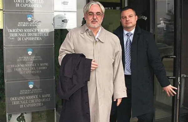 Oprostilno sodbo za Darka Muženiča  so potrdili tudi višji sodniki (na fotografiji desno, ob njem odvetnik Roman Sevšek)