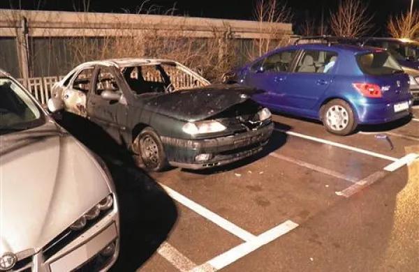 Plameni so povsem  uničili laguno