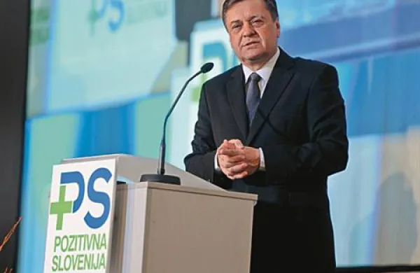 Pozitivna Slovenija (PS) ocenjuje, da so nekatera vladna izhodišča za socialni sporazum 2012-2017 napačno zastavljena ter da politika strogega varčevanja ni rešitev, saj lahko vodi v poglabljanje strukturne brezposelnosti in stopnjevanje revščine