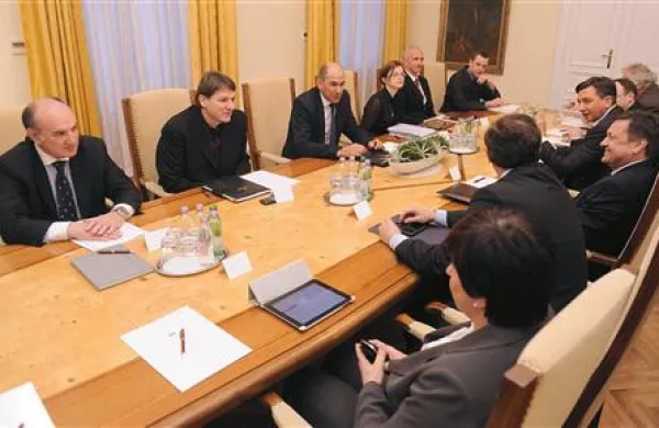 Stranke v slogi do fiskalnega pravila