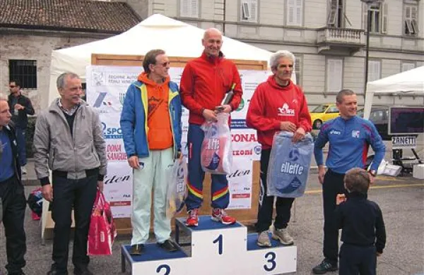 V eni od veteranskih kategorij je zmagal Cveto Tavčar, drugi  je bil Miro Petrovec. V skupni uvrstitvi za Pokal narodov pa sta zamenjala mesti. 