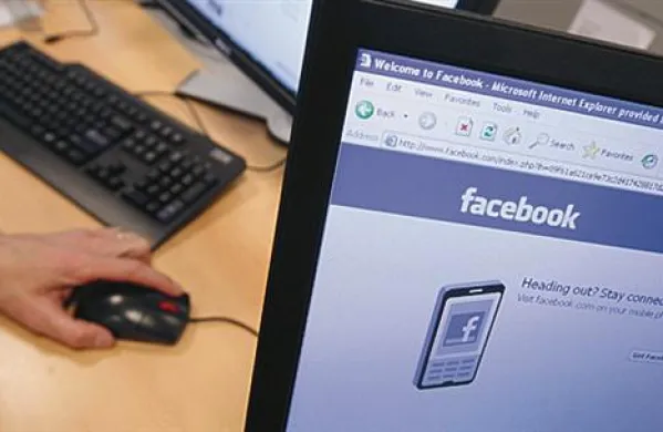 Najbolj priljubljeno družabno omrežje Facebook dnevno obišče 172 milijonov oseb