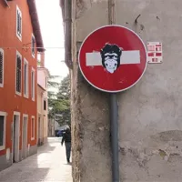 Tole domislico v Ulici OF bo  odstranila koprska Komunala