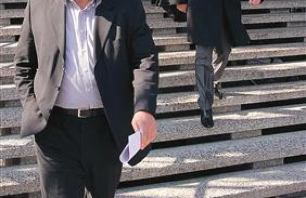 “Nimam  komentarja. Pokazalo se je, kar je bilo že ves čas jasno,” je po izreku oprostilne sodbe povedal Miha Šegula