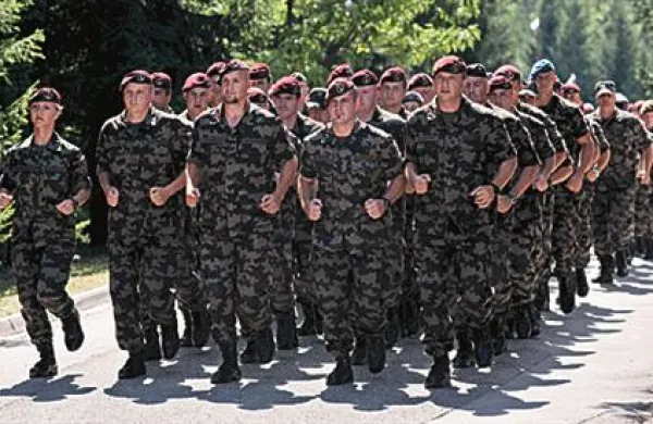Slovenijo bodo čistili tudi vojaki in vojakinje