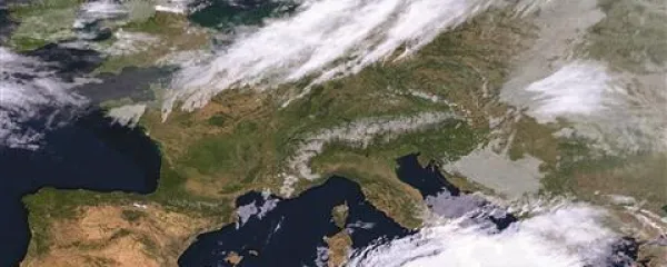 Anticiklon spet s polno paro