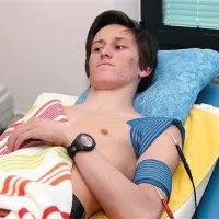 Peter Prevc med zdravljenjem rame, ki so mu jo po padcu operirali v Nemčiji