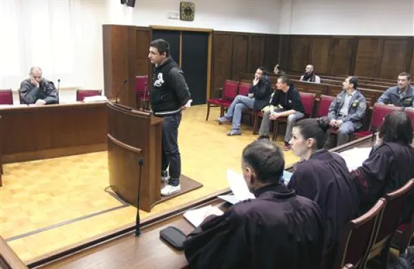 Matjaža Trampuža (za pultom) je senat zaradi dveh ropov obsodil na dve leti in pol, tožilstvo je zanj predlagalo šest let zapora