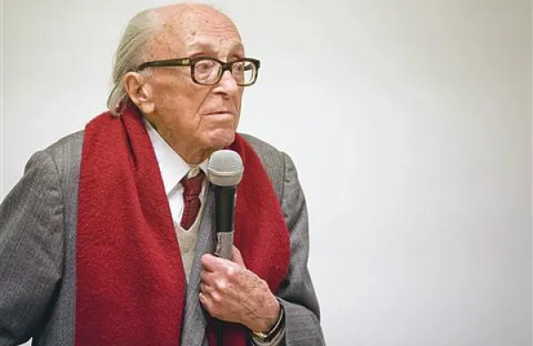 Italijanski dnevnik Il Giornale je v petek objavil oster napad na tržaškega pisatelja Borisa Pahorja ob izidu njegove avtobiografije v italijanščini Figlio di nessuno