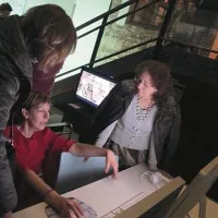 Multimedialnost razstave in spletni arhiv spomina  