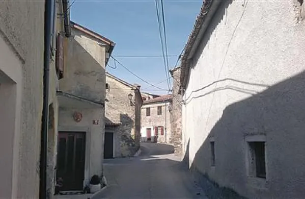 Domačini si že dolgo želijo, da se Goče ne bi praznile ...