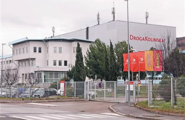 Hrvati se odpovedujejo   upravni stavbi, proizvodnja delikatesnih namazov in kave ostaja  