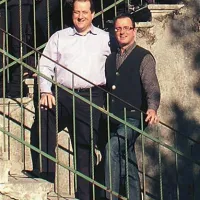Maurizio Marchesich (levo), dirigent AnaKrousis s pianistom  Aljošo Starcem