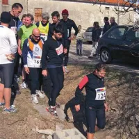Pri Jezerih je eno od ozkih grl zahtevalo nekaj potrpljenja tekačev