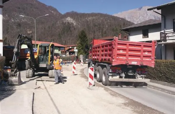 V Volaričevi ulici  bo do sredine aprila cesta zaprta  zaradi urejanja mestnega komunalnega omrežja. Obvoz bodo uredili po  obvoznici Kobarida ...