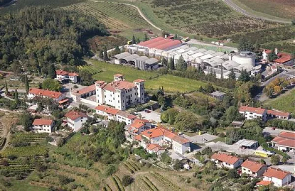 Središče Dobrovega naj bi postalo pešcem in obiskovalcem bolj prijazno
