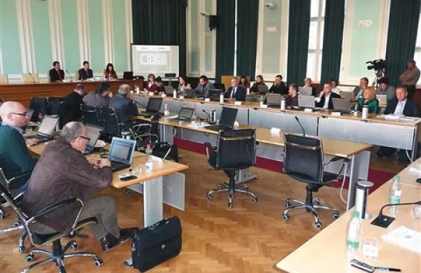  V mestnem svetu je “padla” tudi zamisel, da bi več pozornosti namenili bolj prodornim ustanovam za podporo podjetjem 