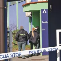 Na sedežu Trgoavta v Hrpeljah je včeraj potekala kriminalistična preiskava zaradi suma gospodarskega kriminala