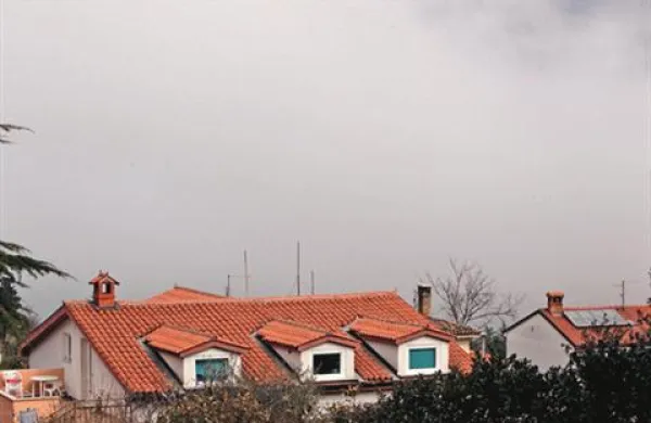 Koper je za nekaj trenutkov izginil v belini