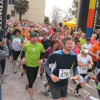 S starta na Leri na vhodu v Sečoveljske soline se je proti Strunjanu pognalo vsaj 500 tekačev več kot lani  