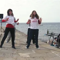 Solinarski haka ples v izvedbi skupine plesalk Titty Dance