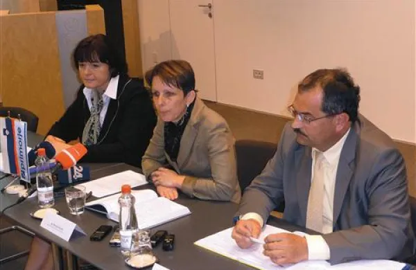 Tričlanski upravni odbor Primorja  Gordana Višinski, Marjana Novak, Jože Brecelj