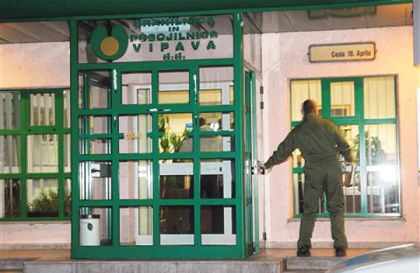 Hranilnica in posojilnica Vipava bo vendarle morala dobiti novega lastnika, pravijo v KZ Vipava