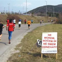 Eden najbolj dobrodošlih napisov ob progi, napoved zadnjega kilometra