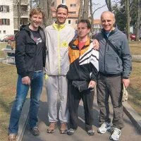 Slepota je premagljiva tudi na progi, če imaš prijatelje. Z leve: Primož Černilec, Klemen Triler, Sandi Novak, Damjan Križaj.