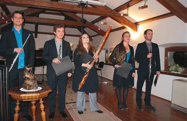  Pihalni kvintet French-American Winds, lanski zmagovalci iz kategorije komornih skupin