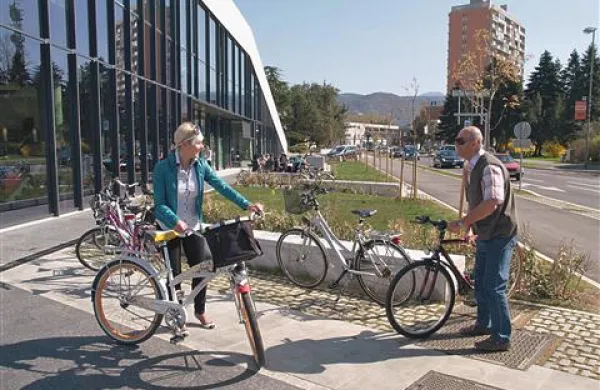 Če bo projekt čezmejne izposoje koles zaživel, bo prvo postajališče v Novi Gorici pred Eda centrom