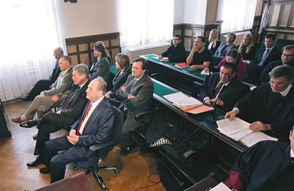 Obtoženi v zadevi Čista lopata so danes še zadnjič zavrnili navedbe iz obtožnice