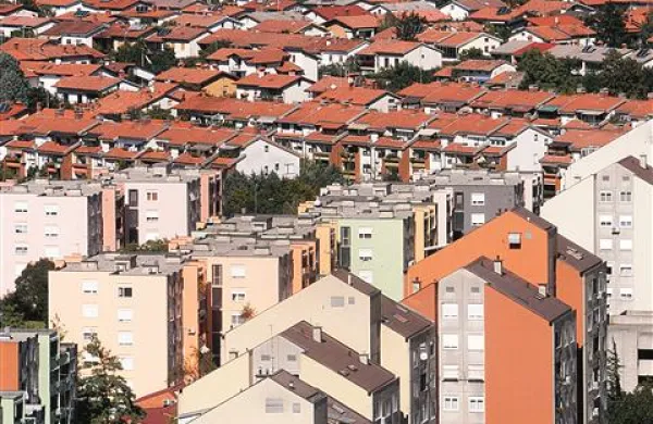 Imeti stanovanje so, predvsem za mlade, še vedno sanje. Da bi jih uresničili, v zadnjih letih tako ali drugače pomagajo tudi občine.