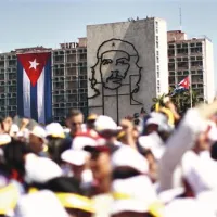 Fidel Castro je papeža sprejel v trenirki