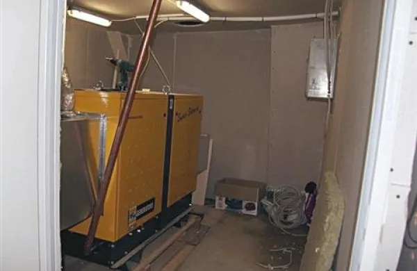 Potrebno energijo je zagotavljal agregat, težak kar 800 kilogramov