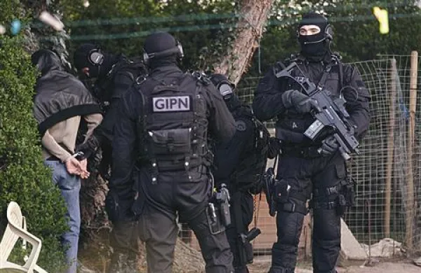 Francoska policija je aretirala 20 domnevnih islamistov