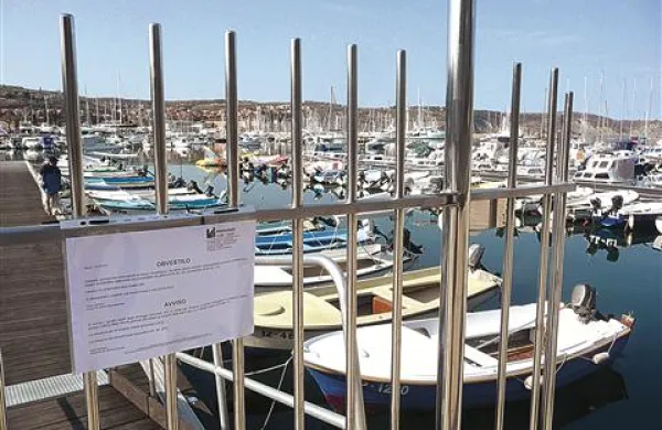 V zadnjih dveh mesecih so postavili vrata še na petih plavajočih pomolih ob Sončnem nabrežju 