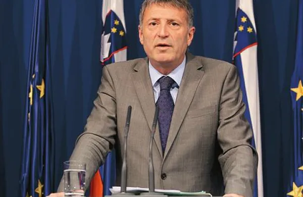 Senko Pličanič sindikatom očita, da je ponujajo nič konkretnega
