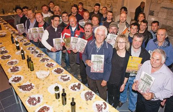Druženje vina in suhih mesnin na Vrheh