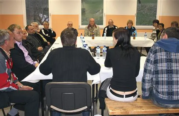Krajane Bukovega in Podbrda je “povezala” neprevozna cesta