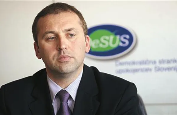 Ivan Simčič je danes še enkrat poudaril, da se mu dogaja krivica in da bo dokazal, kje je hodil v šolo