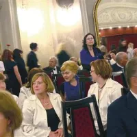Primorska poje pevce združuje na odru in pod njim. Vselej namreč z veseljem prisluhnejo drug drugemu.