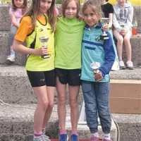 Deklice 2004 in 2003: Sara Furlan, Gaja Ahtik, Tia Žagar