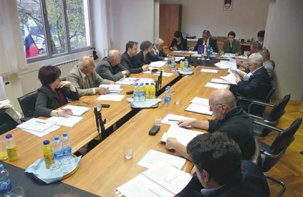 Severnoprimorski župani so včeraj ponovno pozivali državo, naj pomaga Primorju