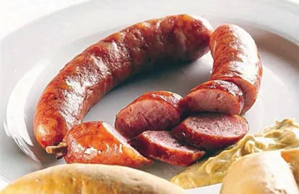 Avstrija nasprotuje zaščiti slovenske kranjske klobase v EU 