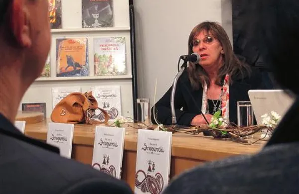 Svetlana Makarovič: “Baladne pravljice  pri sebi cenim kot izbrušene dragulje.  Namenjeni so le tistim, ki vedo, kaj je bolečina.”