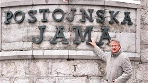 Veit Heinichen je navdih za svoje literarne in filmske junake že iskal v Postojnski jami